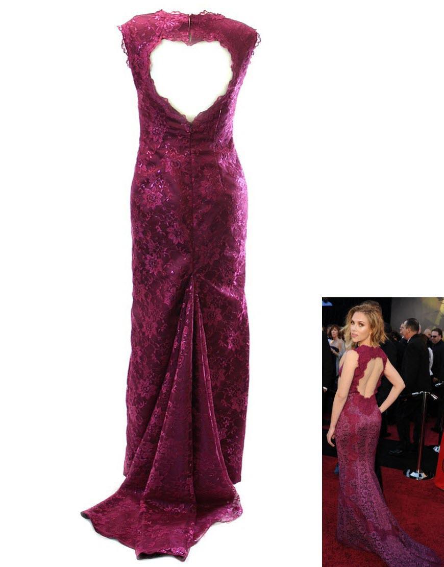Lace gown heart-cut out back style Scarlett Johansson at Oscar