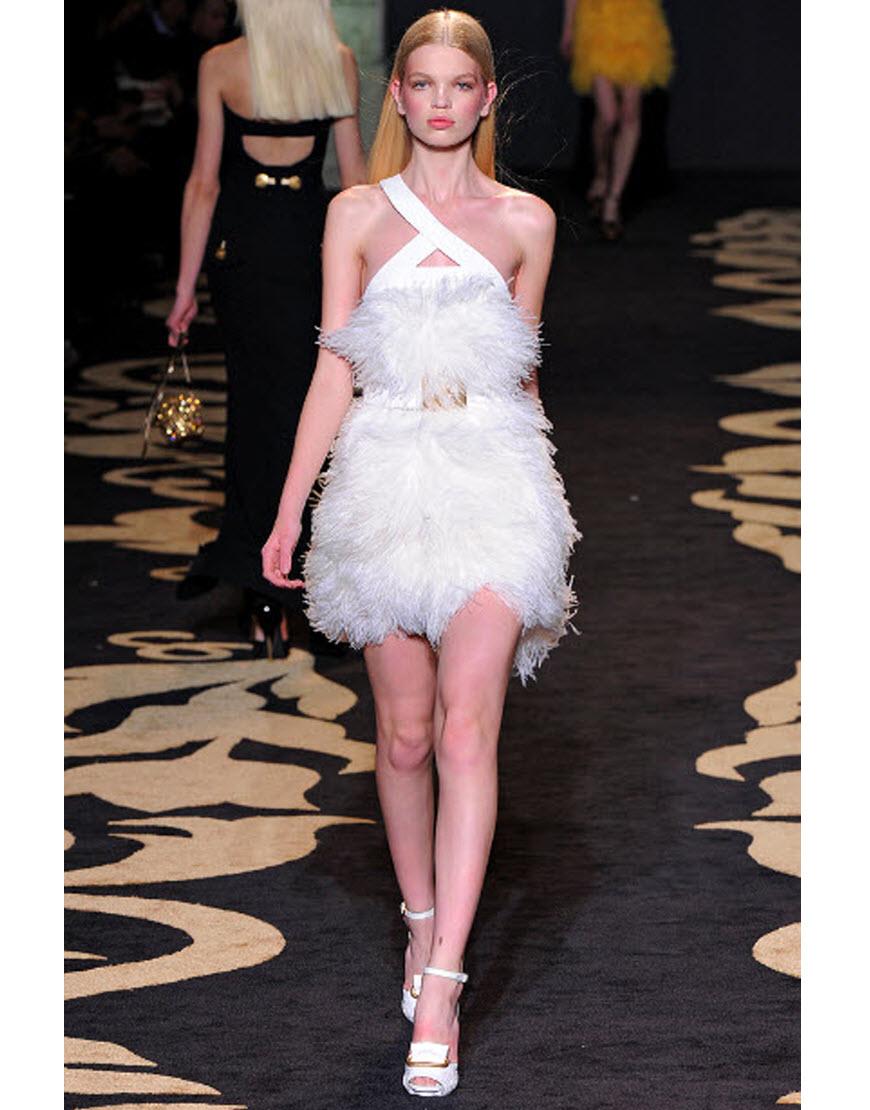 One shoulder leather strap Fur in ivory