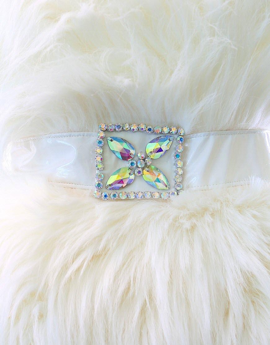 One shoulder leather strap Fur in ivory