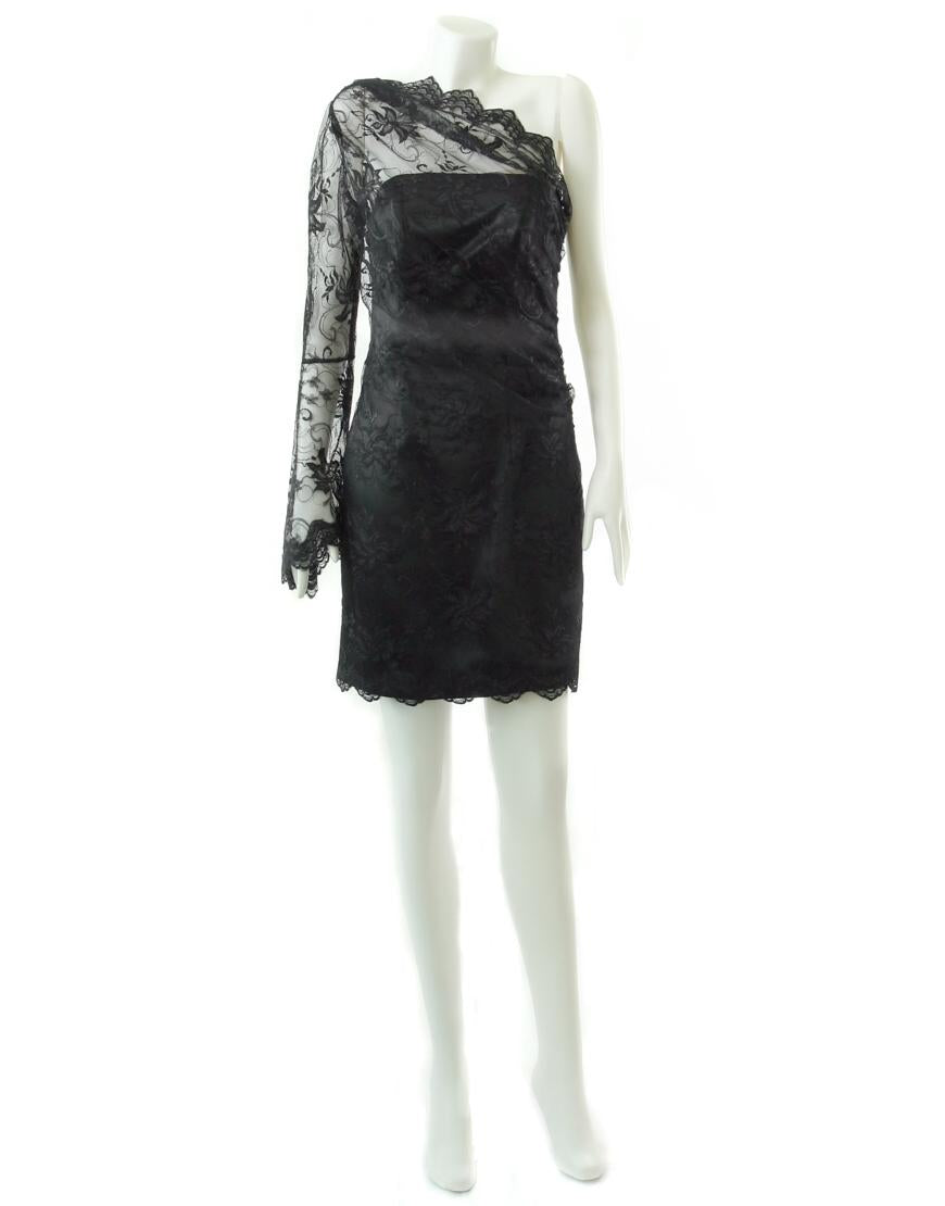 Triangular trim lace long sleeve with fab flared cuff in black
