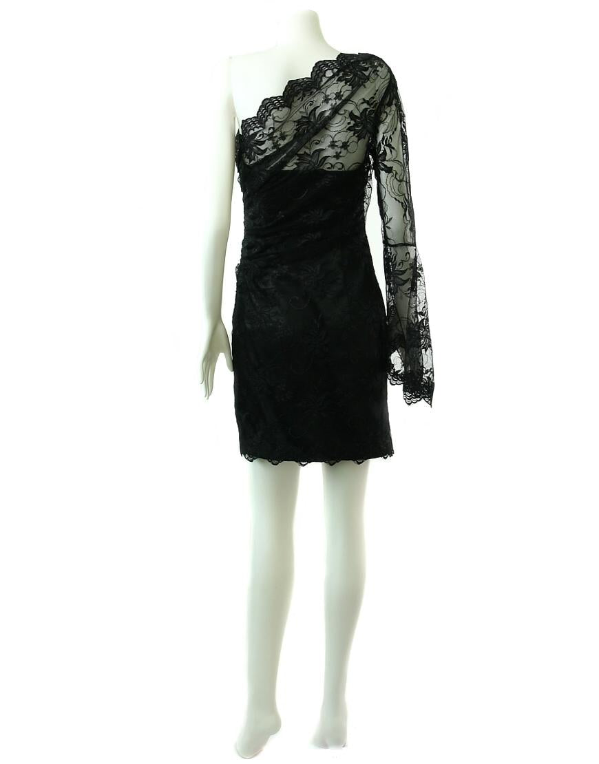 Triangular trim lace long sleeve with fab flared cuff in black