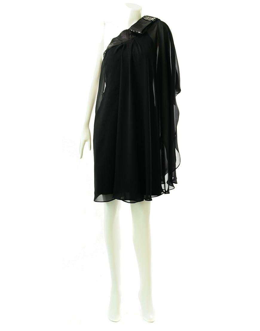 One shoulder bow-embellished bat wing dress